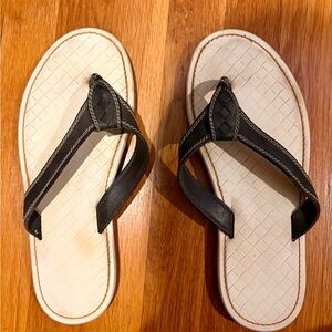 Bottega Veneta men’s leather Navy blue and off White Flip-Flops